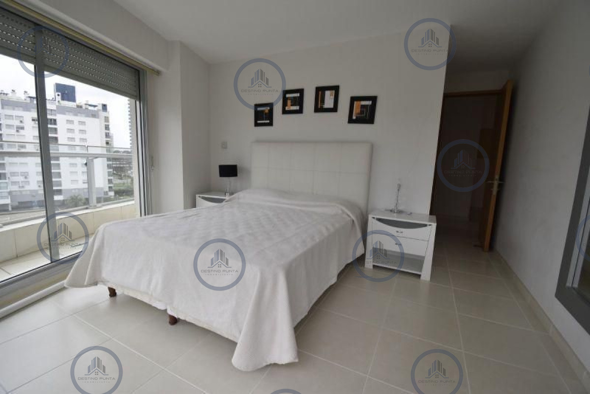 Apartamento ID.1116 - Apartamento en Playa Mansa, 3 Dormitorios 