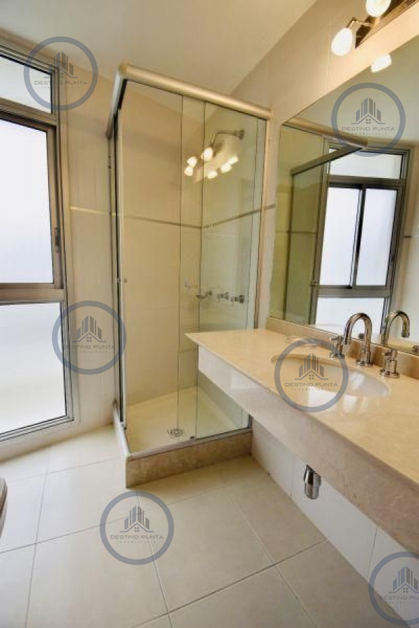 Apartamento ID.1116 - Apartamento en Playa Mansa, 3 Dormitorios 