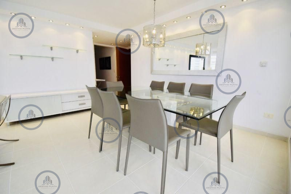 Apartamento ID.1116 - Apartamento en Playa Mansa, 3 Dormitorios 