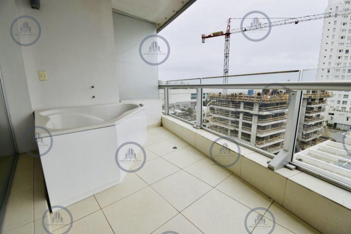 Apartamento ID.1116 - Apartamento en Playa Mansa, 3 Dormitorios 