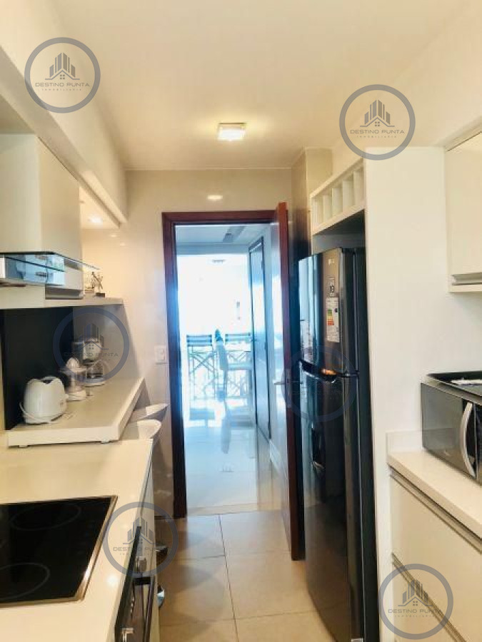 Apartamento ID.1305 - Moderno Apartamento de 2 Dormitorios en Playa Mansa - Venta y Alquiler Anual
