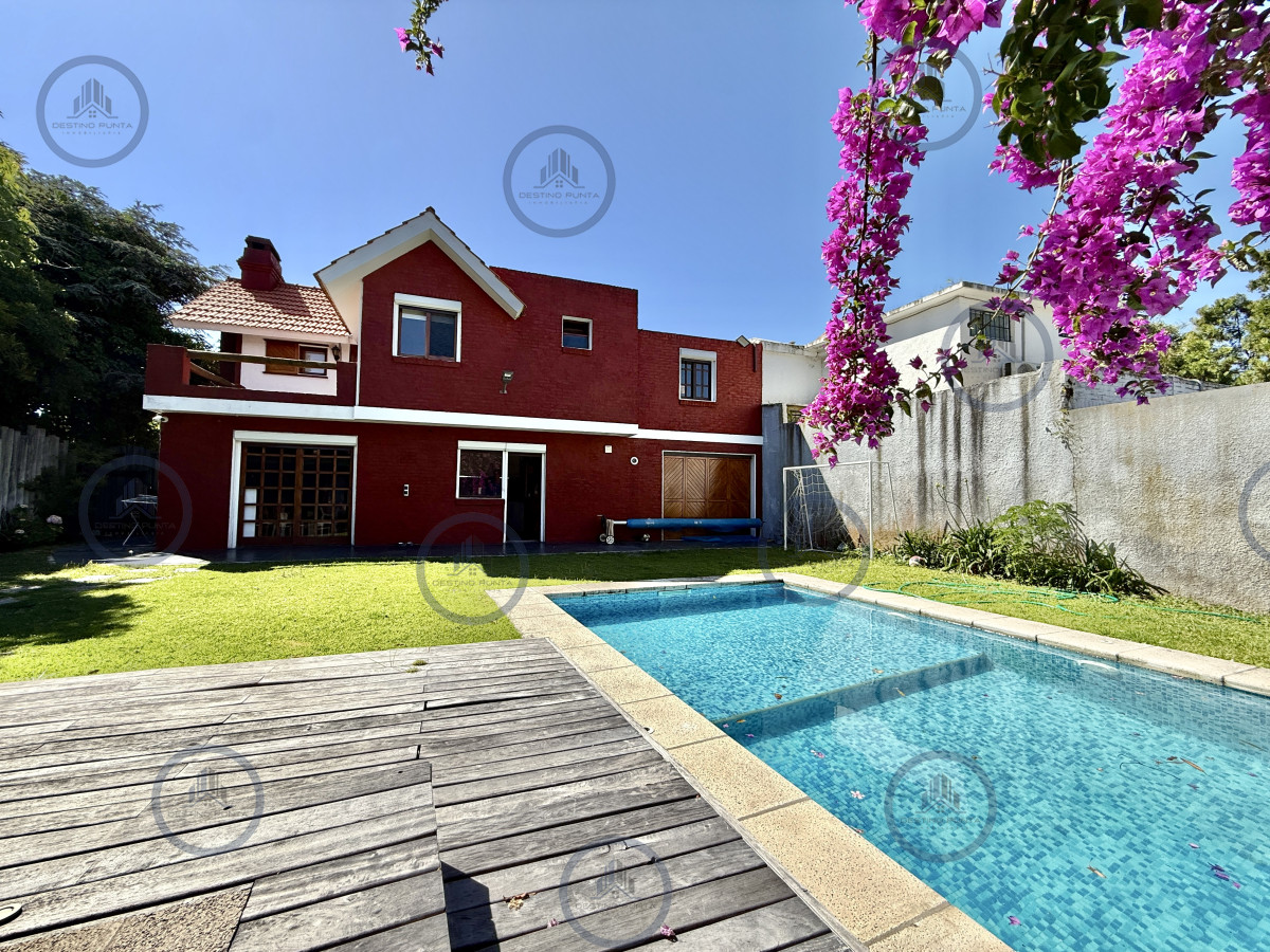 Casa ID.1004 - Casa 3 Dormitorios y Piscina Climatizada en Playa Mansa, Punta del Este