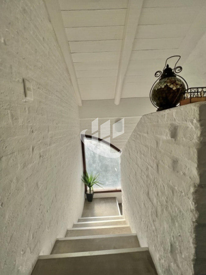 Casa ID.611 - Casa duplex, 2 dormitorios, Pinares, Punta del Este