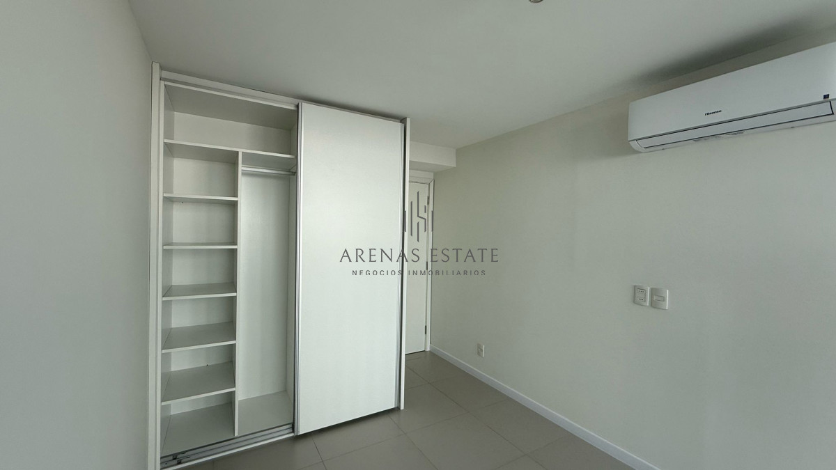Apartamento ID.3739 - Apartamento de un domitorio en Venta y Alquiler, en Playa Mansa - Punta del Este, Ubicado frente  al Enjoy