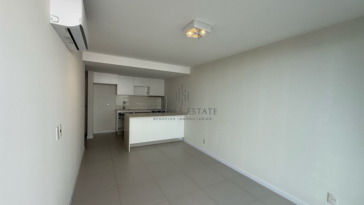 Apartamento ID.3739 - Apartamento de un domitorio en Venta y Alquiler, en Playa Mansa - Punta del Este, Ubicado frente  al Enjoy