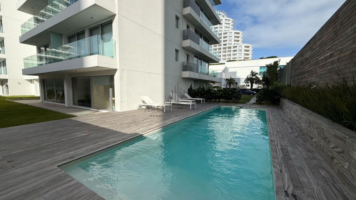 Apartamento ID.3739 - Apartamento de un domitorio en Venta y Alquiler, en Playa Mansa - Punta del Este, Ubicado frente  al Enjoy