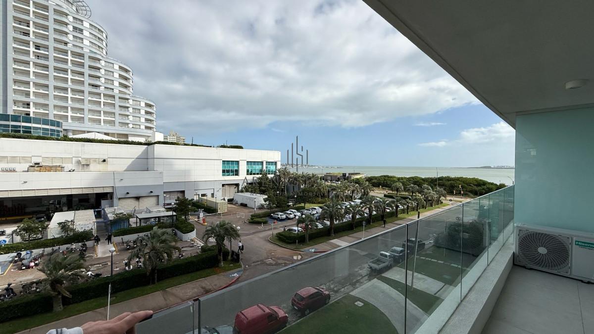 Apartamento ID.3739 - Apartamento de un domitorio en Venta y Alquiler, en Playa Mansa - Punta del Este, Ubicado frente  al Enjoy