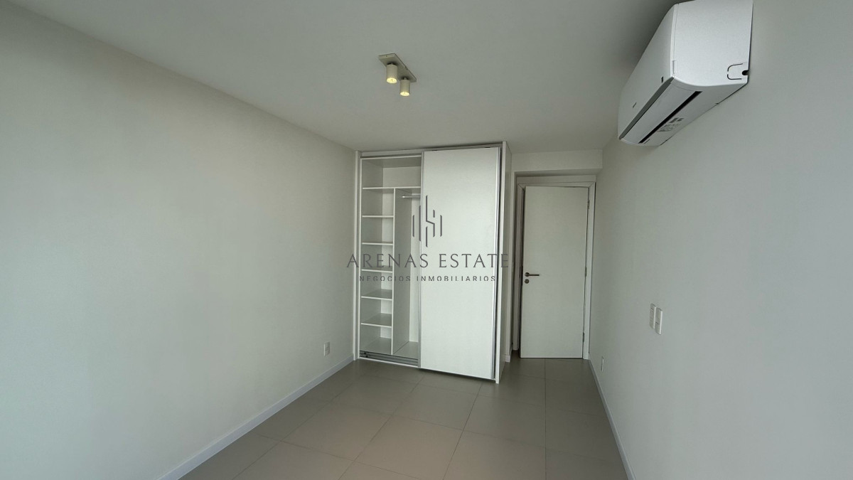 Apartamento ID.3739 - Apartamento de un domitorio en Venta y Alquiler, en Playa Mansa - Punta del Este, Ubicado frente  al Enjoy