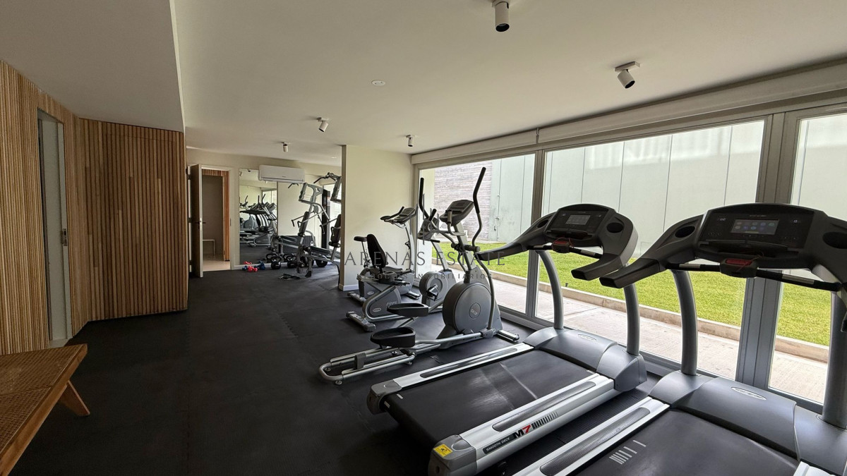 Apartamento ID.3739 - Apartamento de un domitorio en Venta y Alquiler, en Playa Mansa - Punta del Este, Ubicado frente  al Enjoy
