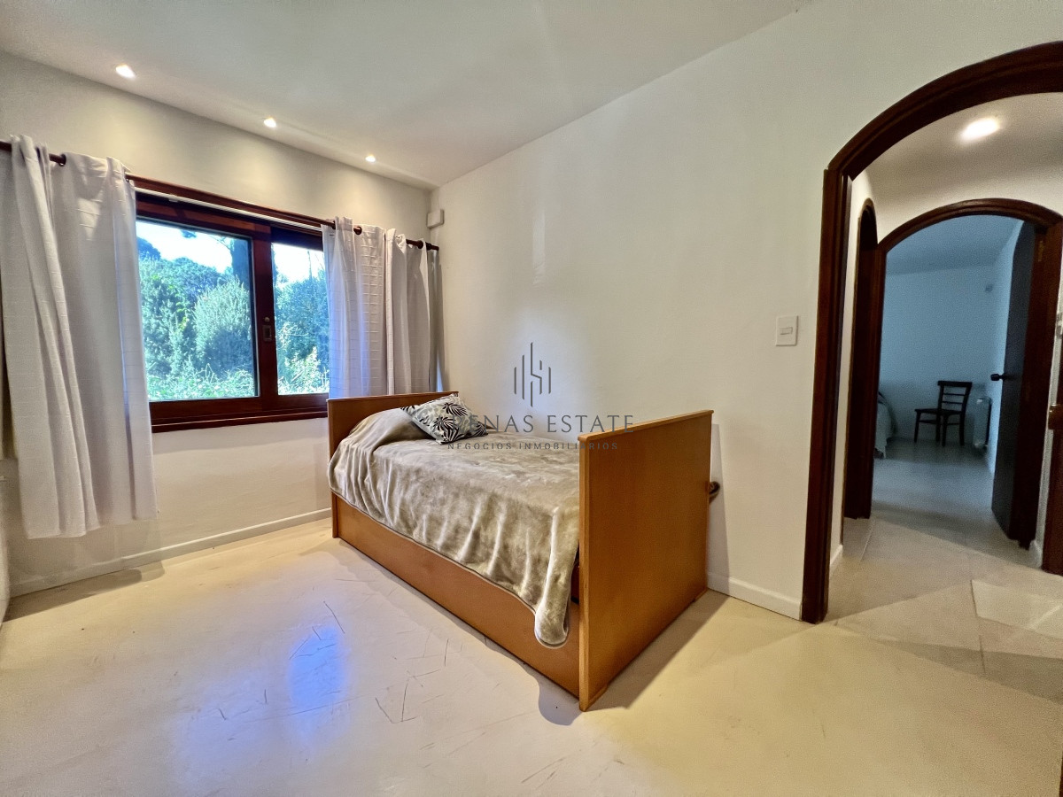 Casa ID.2967 - Venta de Casa 4 DORMITORIOS en Club del Lago golf, Punta Ballena, Punta del Este