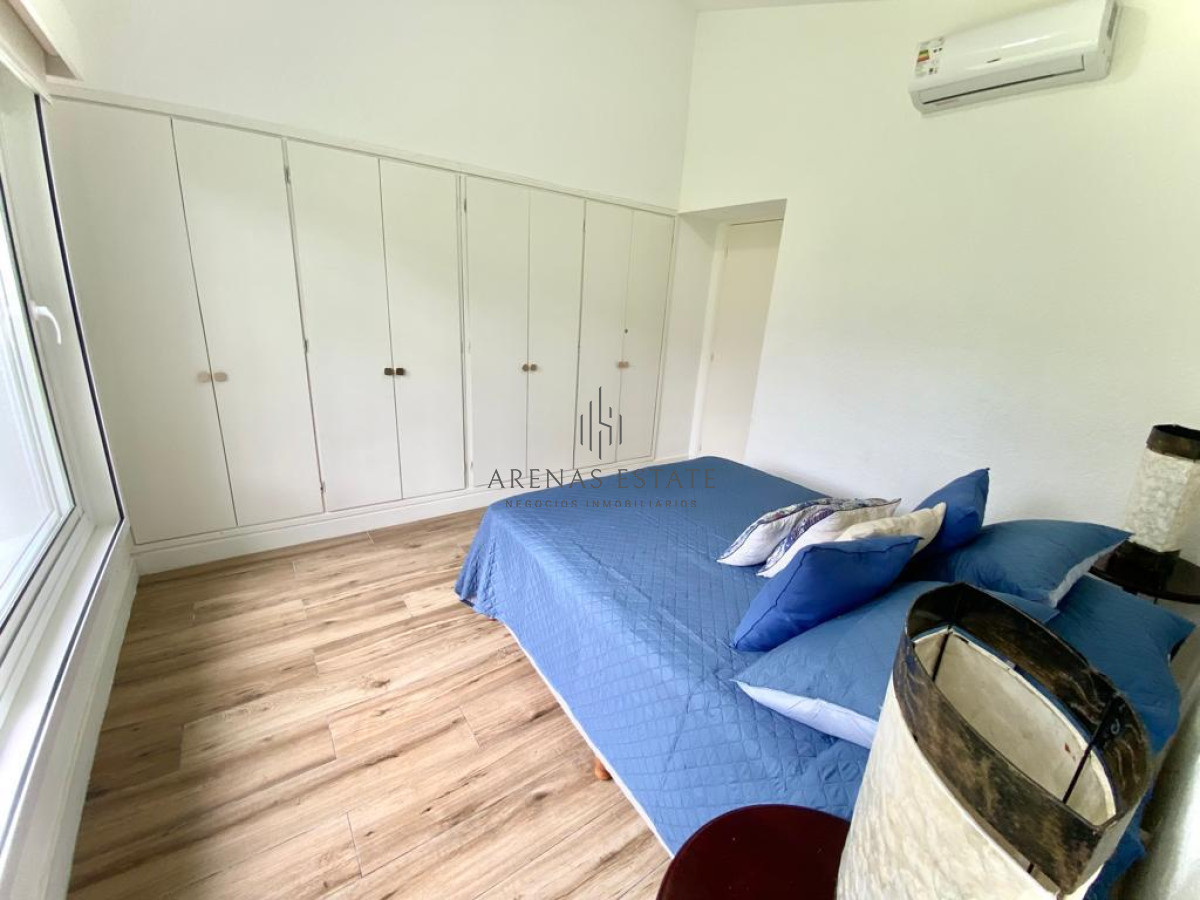 Casa ID.2178 - Casa en alquiler temporario Playa Mansa 4 dormitorios