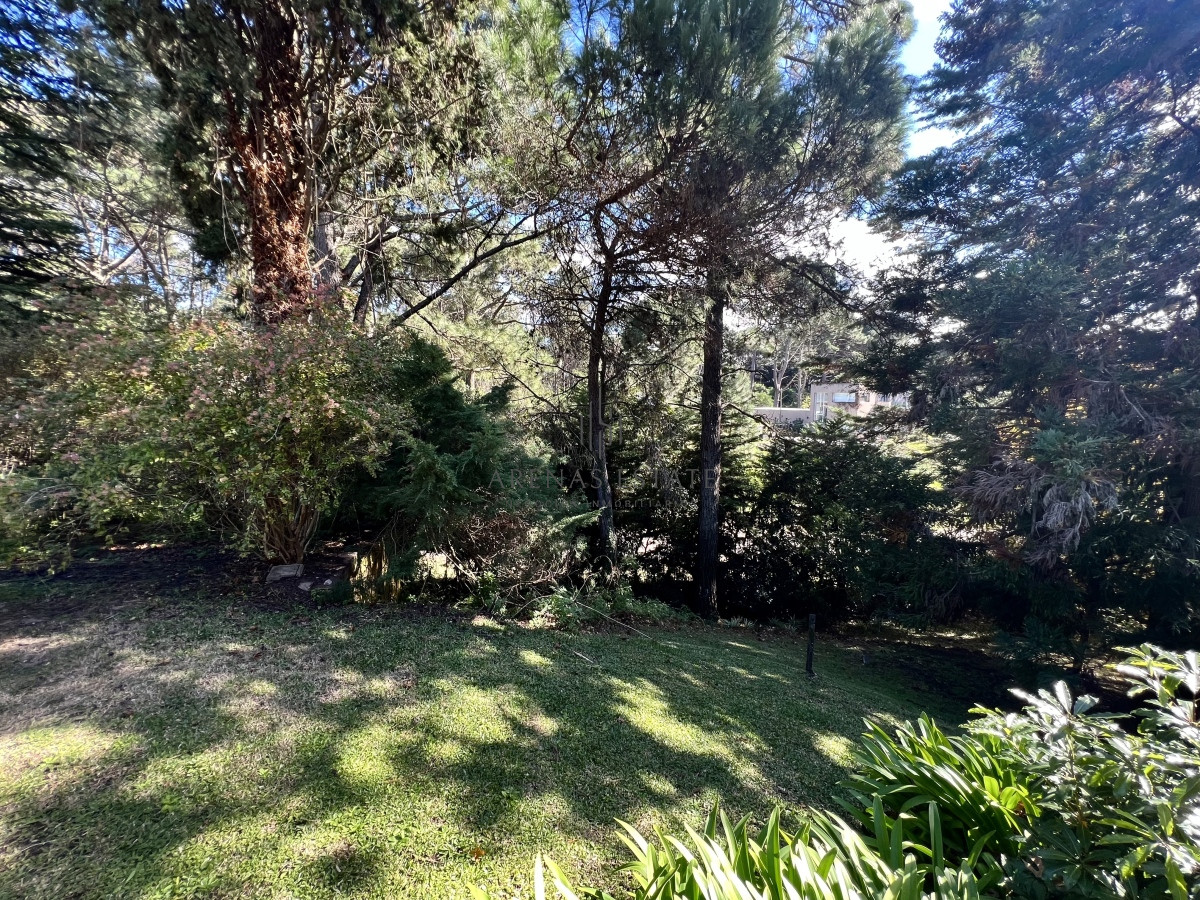 Casa ID.2967 - Venta de Casa 4 DORMITORIOS en Club del Lago golf, Punta Ballena, Punta del Este
