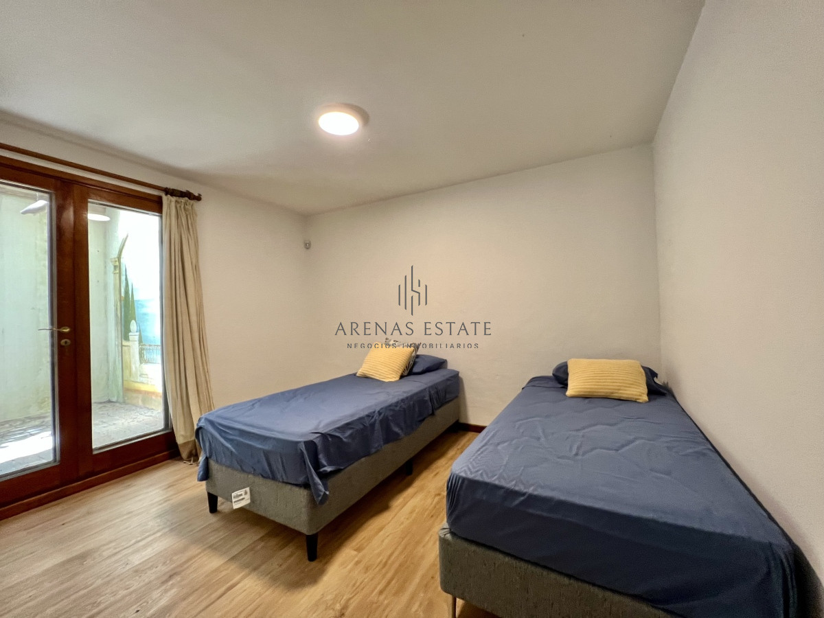 Casa ID.2967 - Venta de Casa 4 DORMITORIOS en Club del Lago golf, Punta Ballena, Punta del Este