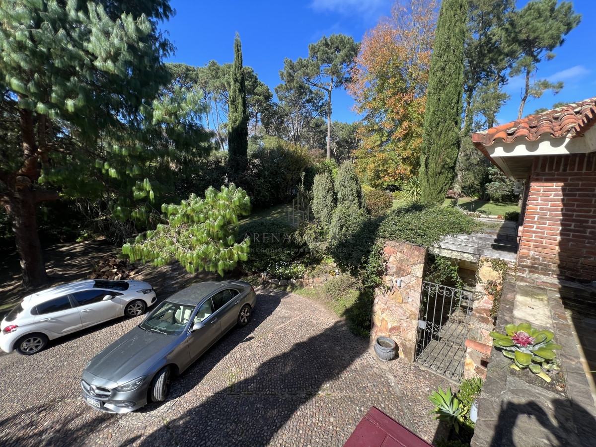 Casa ID.2967 - Venta de Casa 4 DORMITORIOS en Club del Lago golf, Punta Ballena, Punta del Este