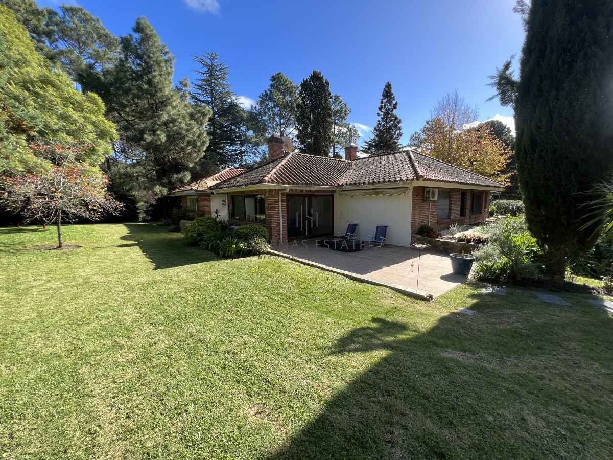 Casa ID.2967 - Venta de Casa 4 DORMITORIOS en Club del Lago golf, Punta Ballena, Punta del Este