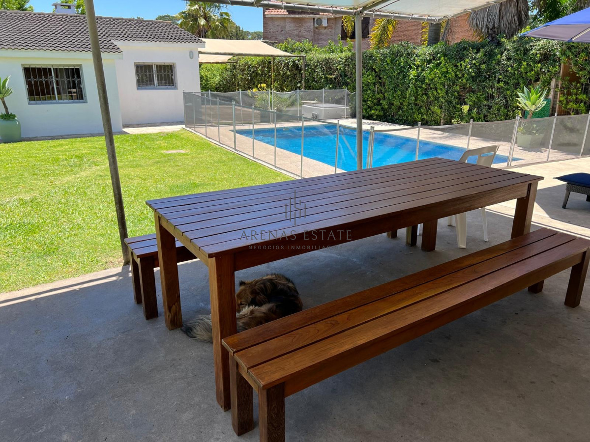 Casa ID.3867 - Casa en Alquiler en Jardines de Córdoba. 6 dormitorios y piscina climatizada