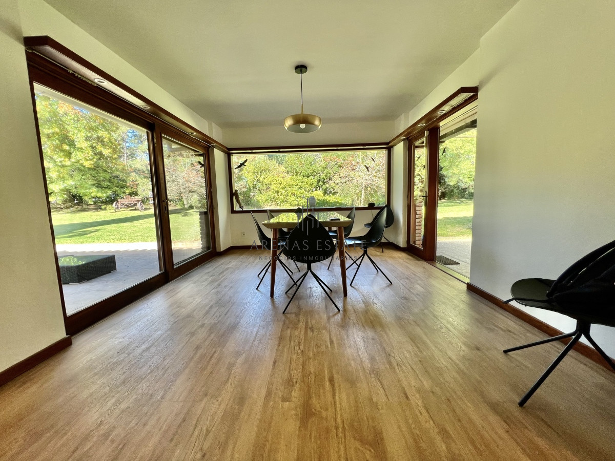 Casa ID.2967 - Venta de Casa 4 DORMITORIOS en Club del Lago golf, Punta Ballena, Punta del Este