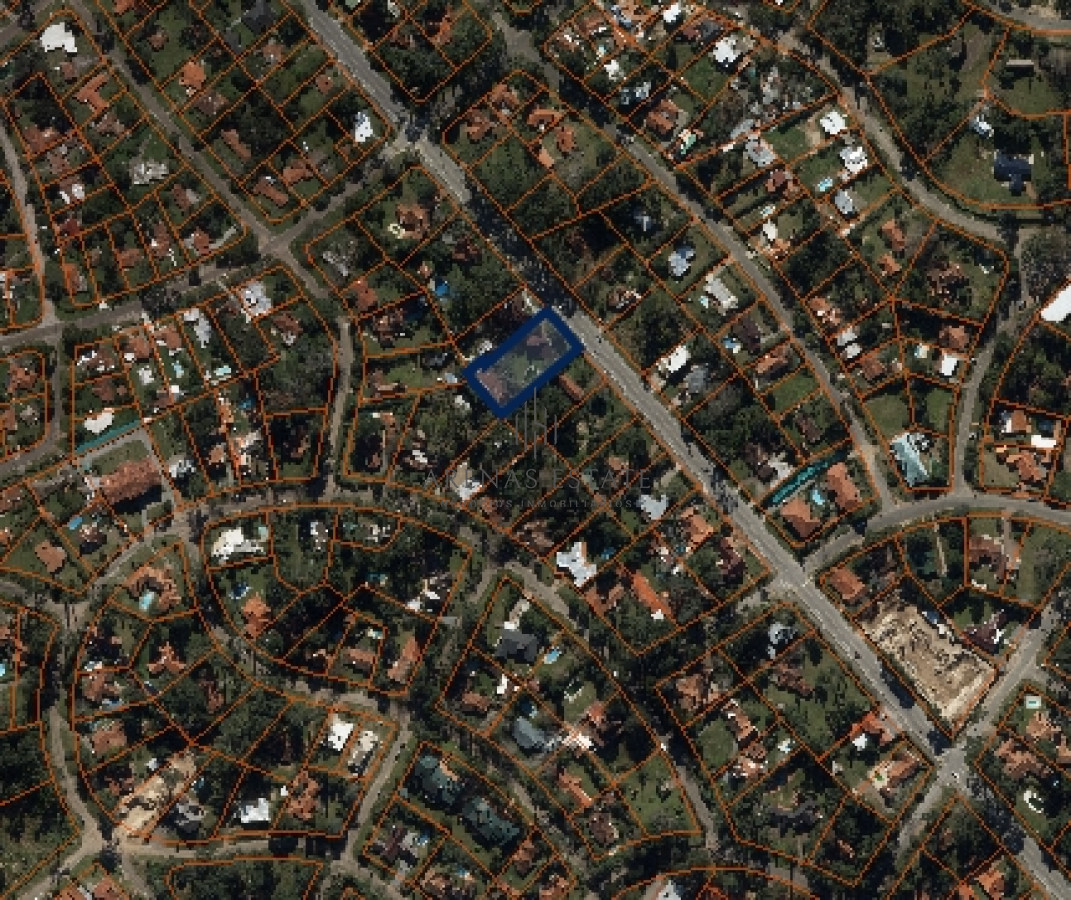 Casa ID.2965 - Importante punto en alquiler!