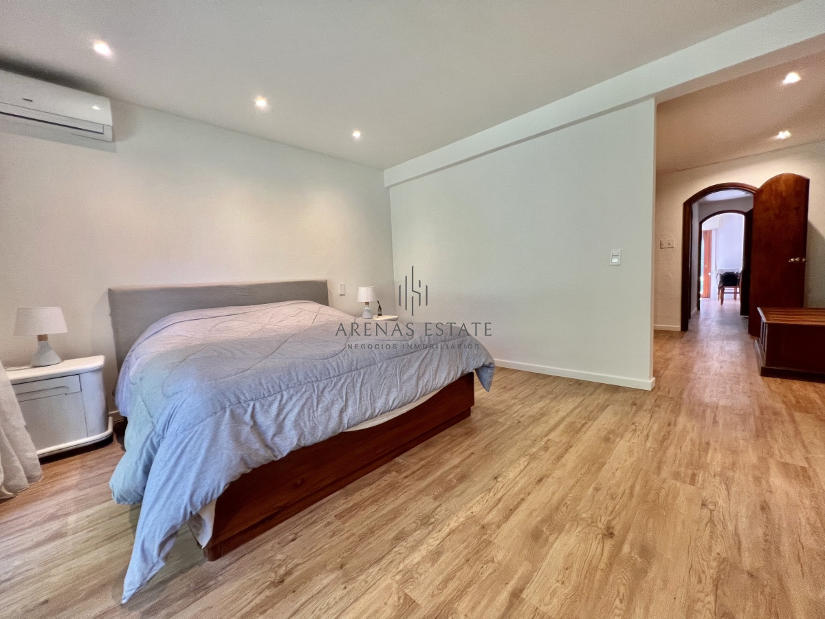 Casa ID.2967 - Venta de Casa 4 DORMITORIOS en Club del Lago golf, Punta Ballena, Punta del Este