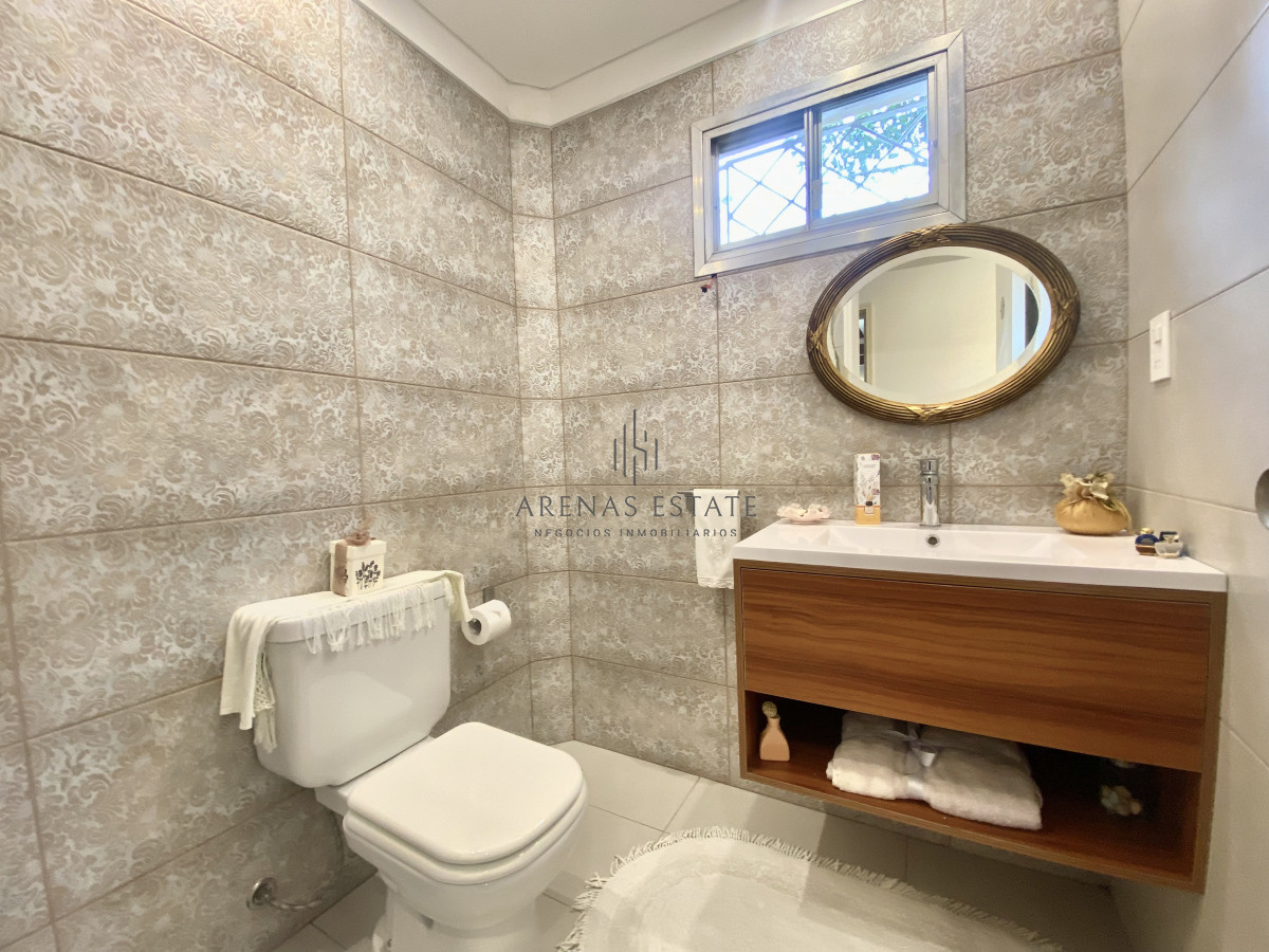 Casa ID.3816 - Casa en venta en Barrio Cantegril Punta del Este 