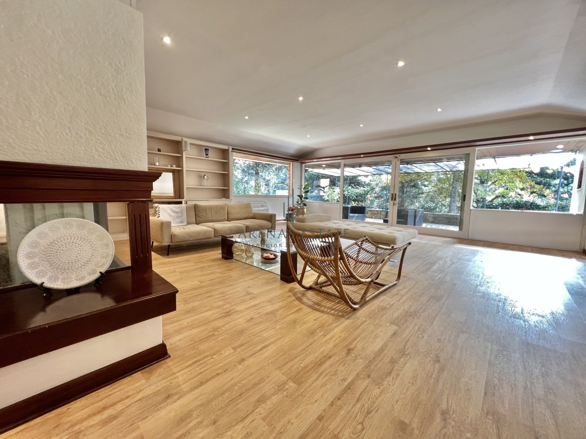Casa ID.2967 - Venta de Casa 4 DORMITORIOS en Club del Lago golf, Punta Ballena, Punta del Este