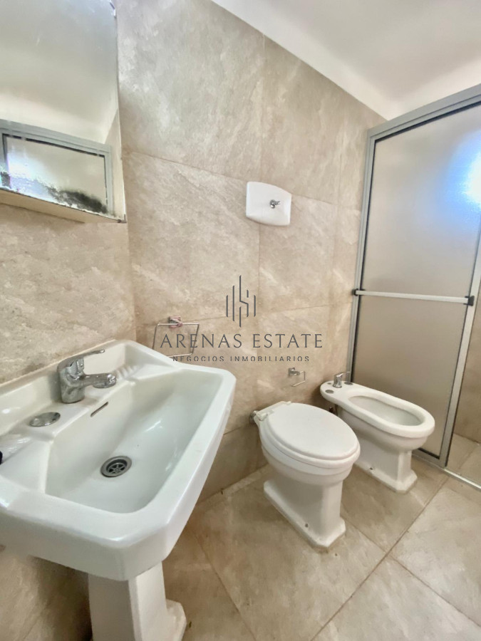 Casa ID.2965 - Importante punto en alquiler!