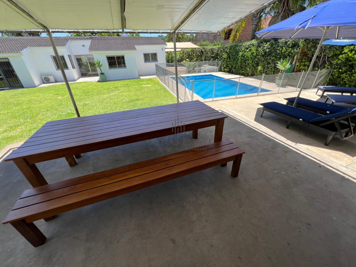 Casa ID.3867 - Casa en Alquiler en Jardines de Córdoba. 6 dormitorios y piscina climatizada