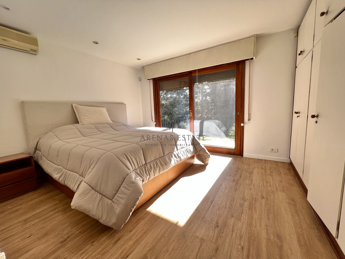 Casa ID.2967 - Venta de Casa 4 DORMITORIOS en Club del Lago golf, Punta Ballena, Punta del Este