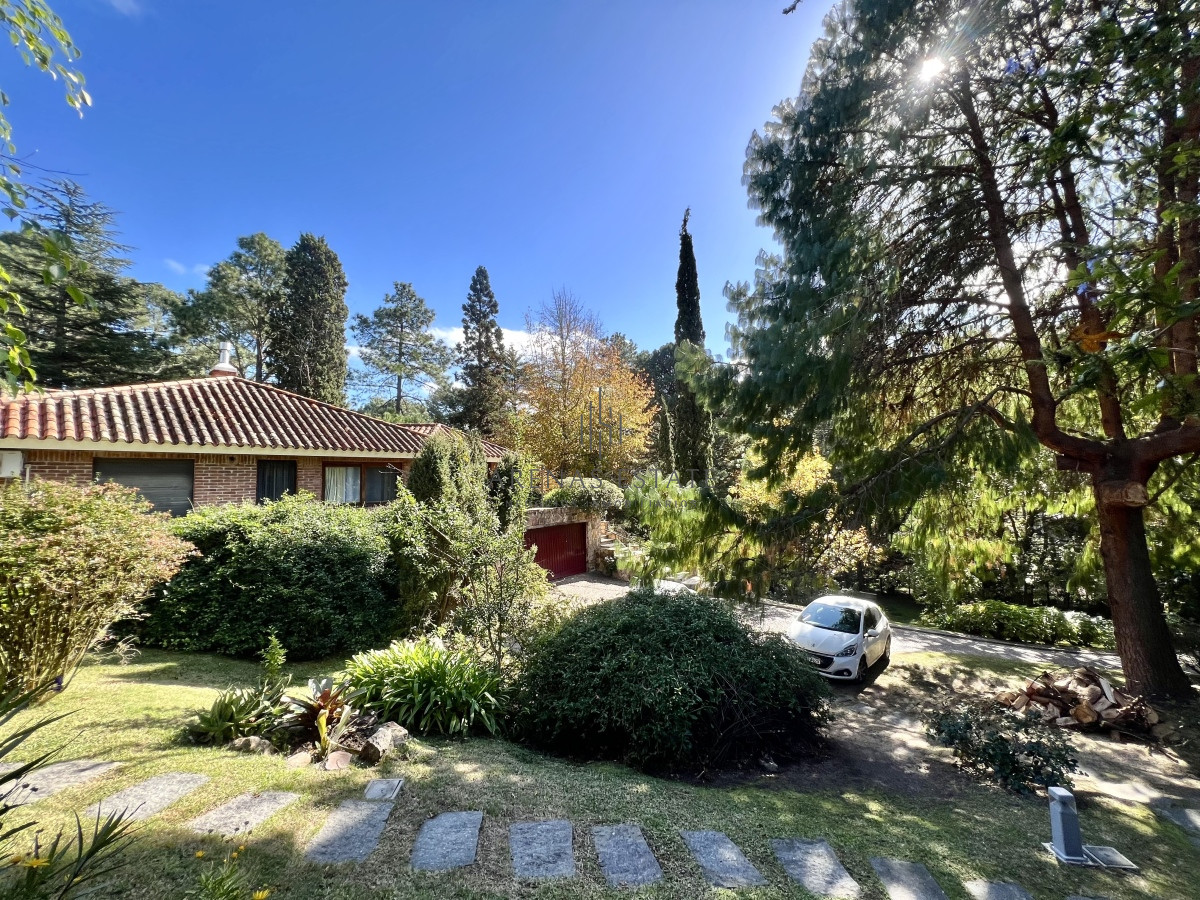 Casa ID.2967 - Venta de Casa 4 DORMITORIOS en Club del Lago golf, Punta Ballena, Punta del Este