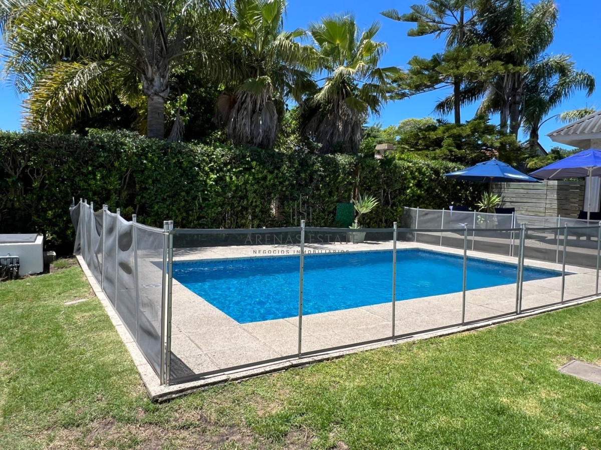 Casa ID.3867 - Casa en Alquiler en Jardines de Córdoba. 6 dormitorios y piscina climatizada