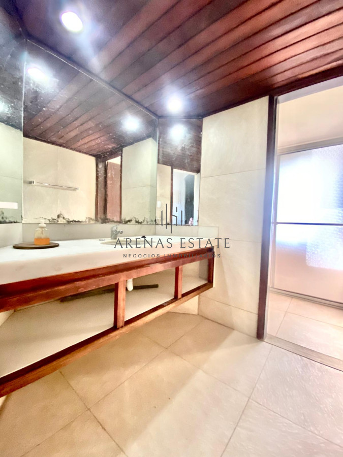 Casa ID.2965 - Importante punto en alquiler!