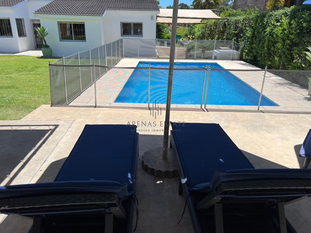 Casa ID.3867 - Casa en Alquiler en Jardines de Córdoba. 6 dormitorios y piscina climatizada