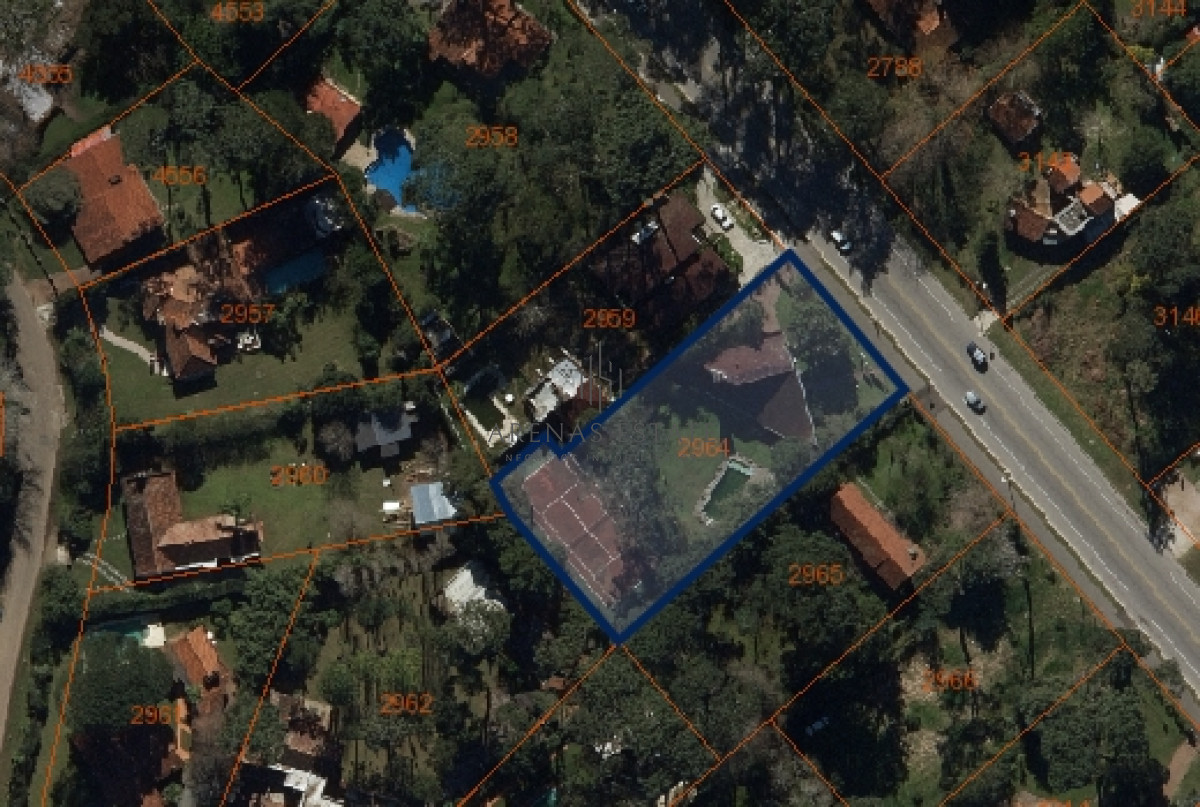 Casa ID.2965 - Importante punto en alquiler!
