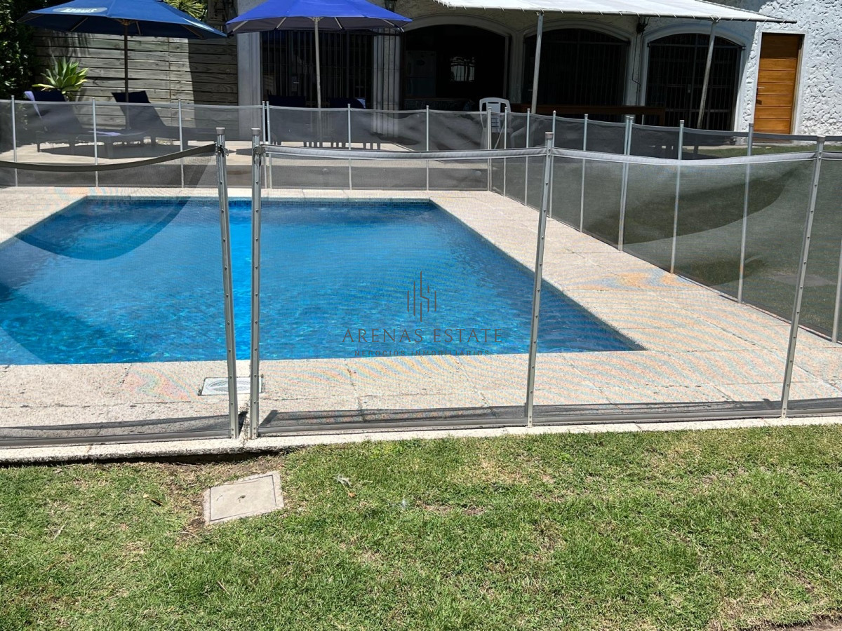 Casa ID.3867 - Casa en Alquiler en Jardines de Córdoba. 6 dormitorios y piscina climatizada