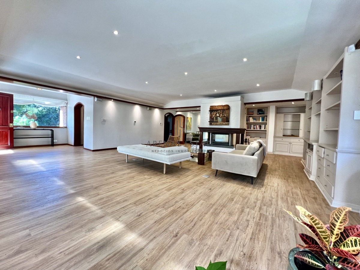 Casa ID.2967 - Venta de Casa 4 DORMITORIOS en Club del Lago golf, Punta Ballena, Punta del Este