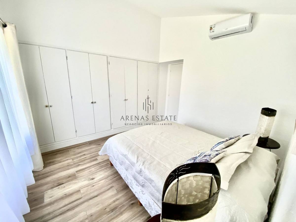 Casa ID.2178 - Casa en alquiler temporario Playa Mansa 4 dormitorios