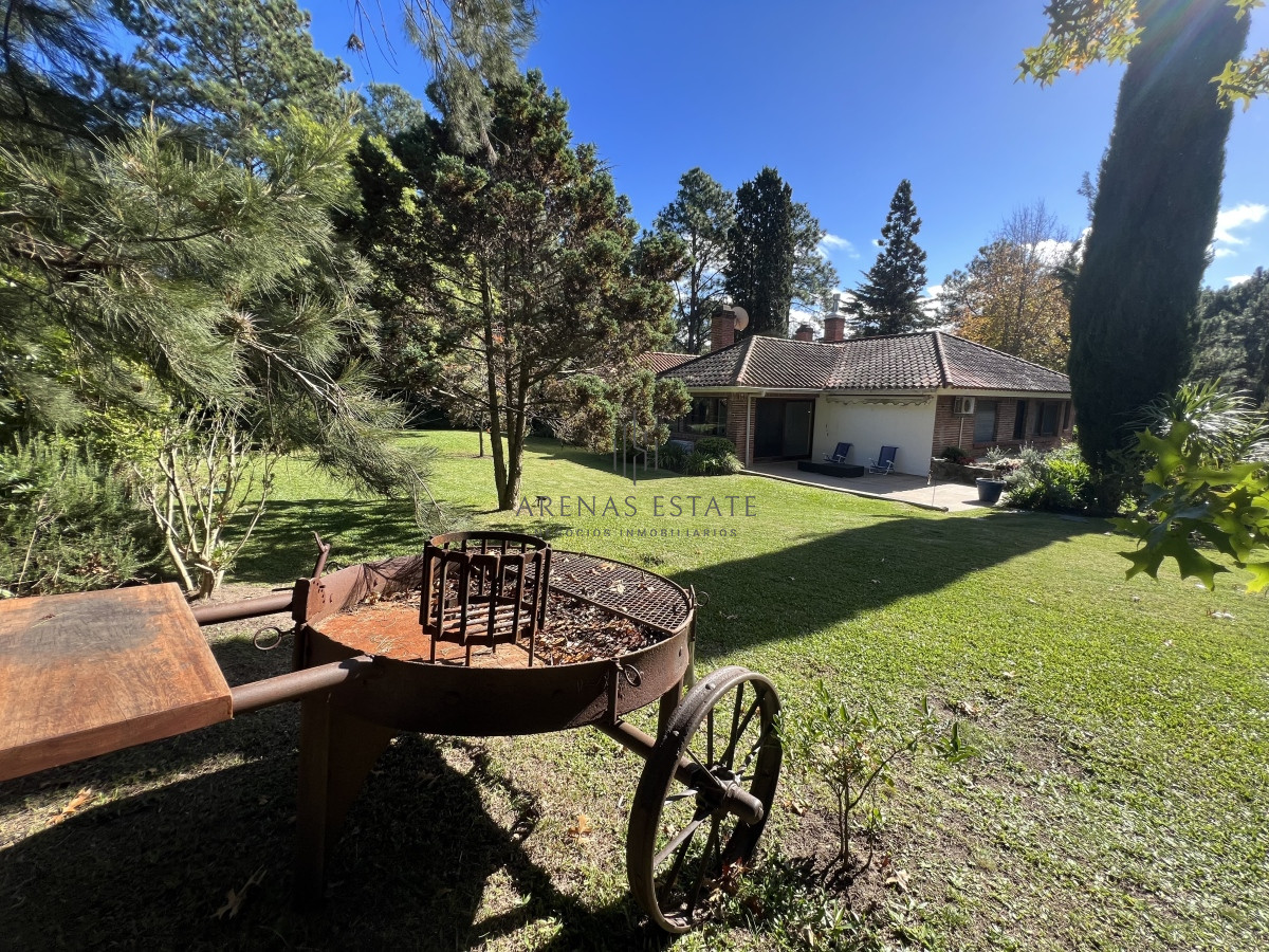 Casa ID.2967 - Venta de Casa 4 DORMITORIOS en Club del Lago golf, Punta Ballena, Punta del Este