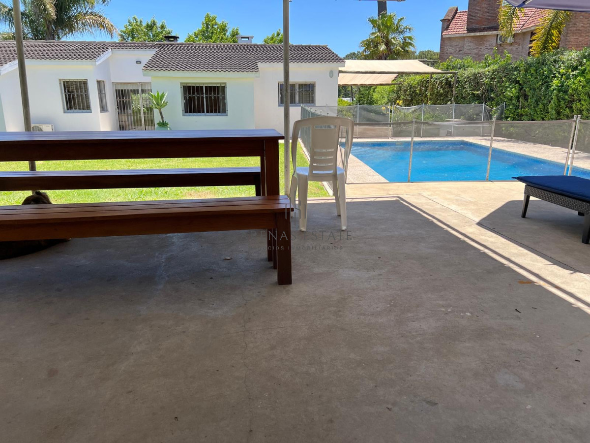 Casa ID.3867 - Casa en Alquiler en Jardines de Córdoba. 6 dormitorios y piscina climatizada