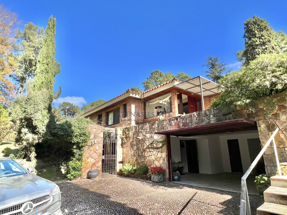 Casa ID.2967 - Venta de Casa 4 DORMITORIOS en Club del Lago golf, Punta Ballena, Punta del Este