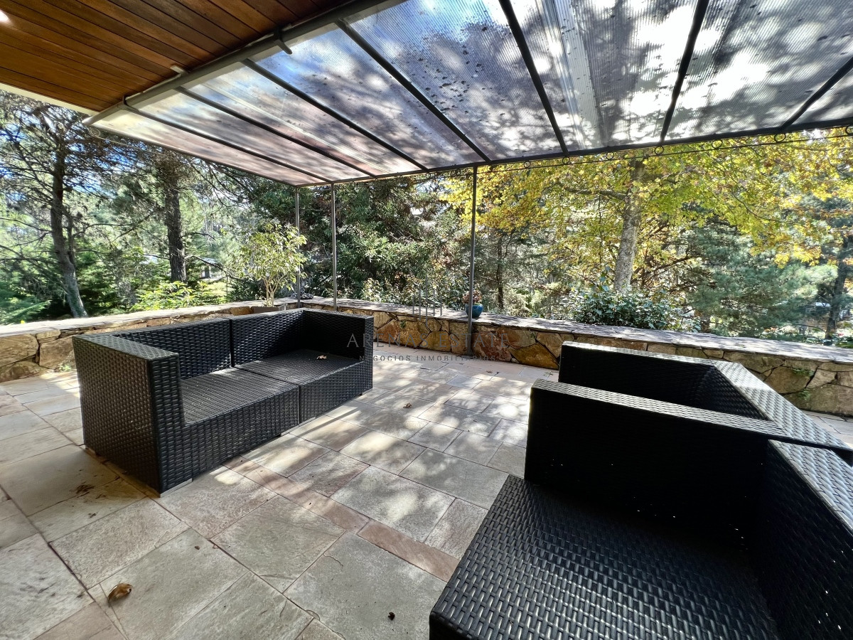 Casa ID.2967 - Venta de Casa 4 DORMITORIOS en Club del Lago golf, Punta Ballena, Punta del Este
