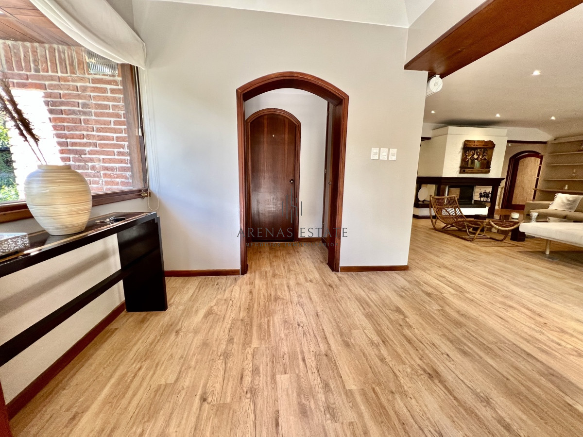 Casa ID.2967 - Venta de Casa 4 DORMITORIOS en Club del Lago golf, Punta Ballena, Punta del Este