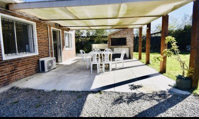 Venta de Casa 3 DORMITORIOS en El Tesoro, LA BARRA.