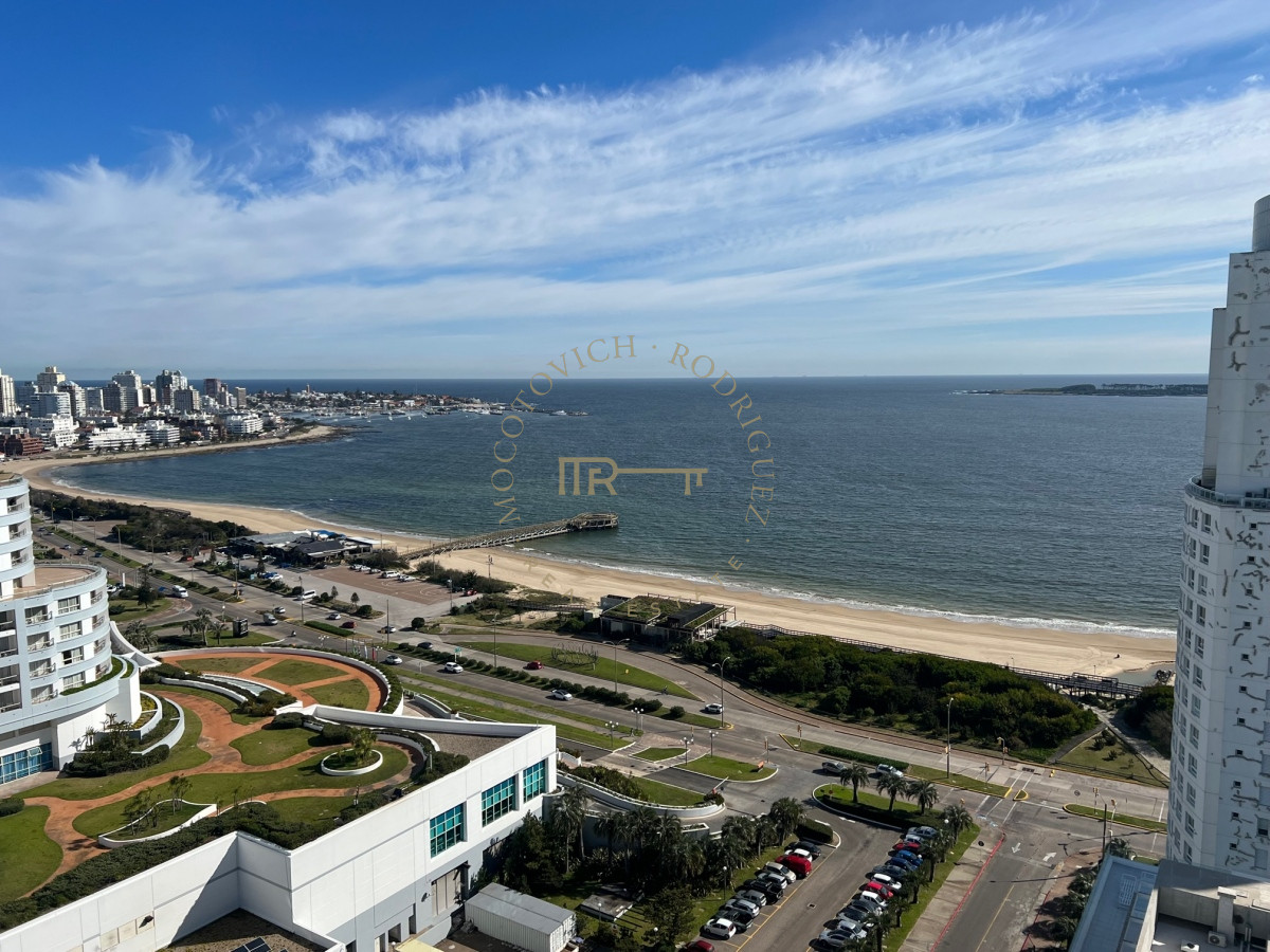 Apartamento ID.3009 - Apartamento en alquiler temporario Playa Mansa 2 dormitorios SEASONS TOWER