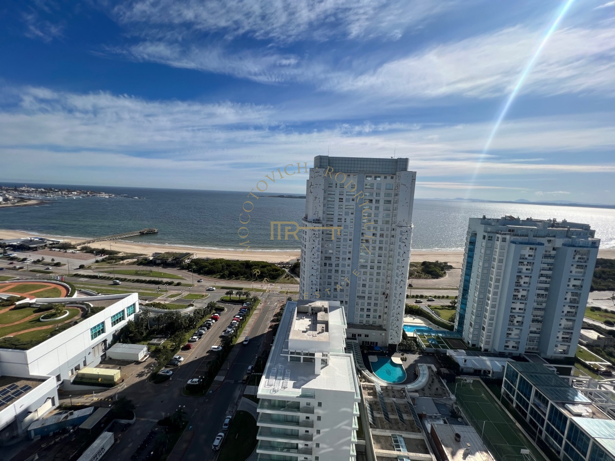 Apartamento ID.3009 - Apartamento en alquiler temporario Playa Mansa 2 dormitorios SEASONS TOWER