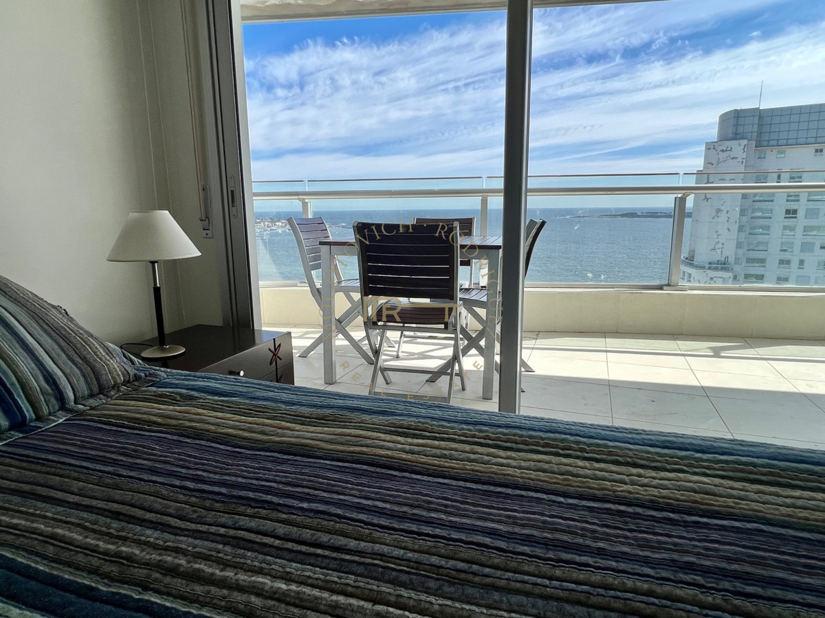 Apartamento ID.3009 - Apartamento en alquiler temporario Playa Mansa 2 dormitorios SEASONS TOWER