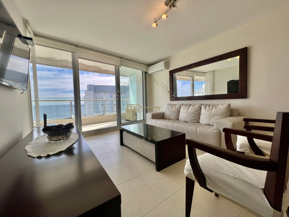 Apartamento ID.3009 - Apartamento en alquiler temporario Playa Mansa 2 dormitorios SEASONS TOWER