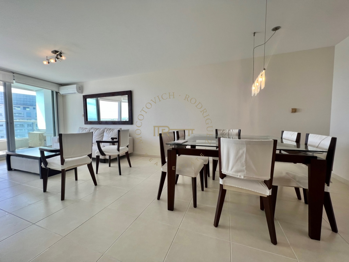 Apartamento ID.3009 - Apartamento en alquiler temporario Playa Mansa 2 dormitorios SEASONS TOWER