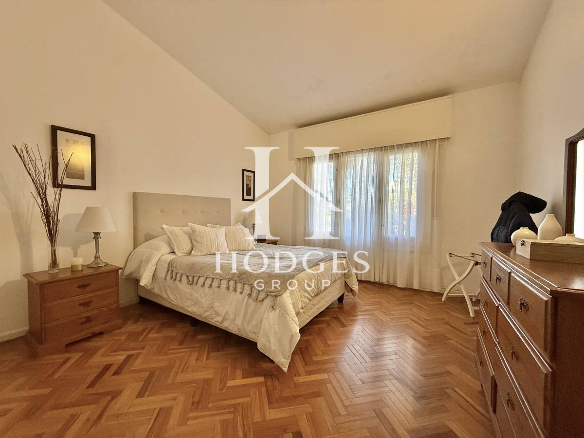 Casa ID.642 - OPORTUNIDAD CASA EN PLAYA MANSA EN 4 DORMITORIOS ZONA CON POTENCIAL COMERCIAL