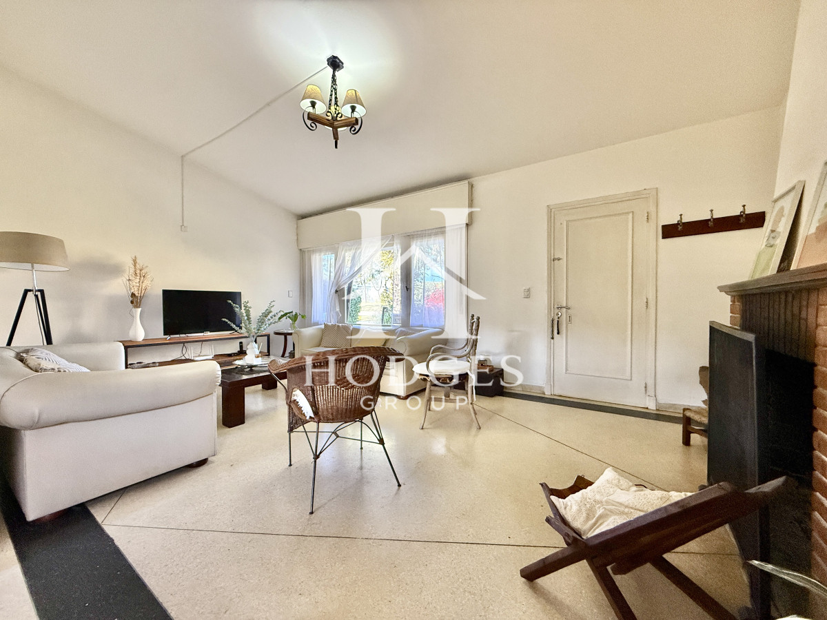 Casa ID.642 - OPORTUNIDAD CASA EN PLAYA MANSA EN 4 DORMITORIOS ZONA CON POTENCIAL COMERCIAL