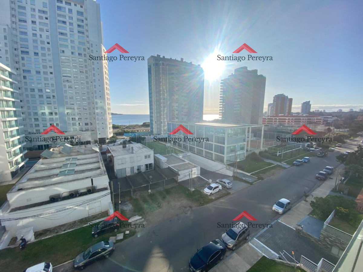 Apartamento ID.14756 - Apartamento 3 dormitorios en Playa Mansa Punta del Este